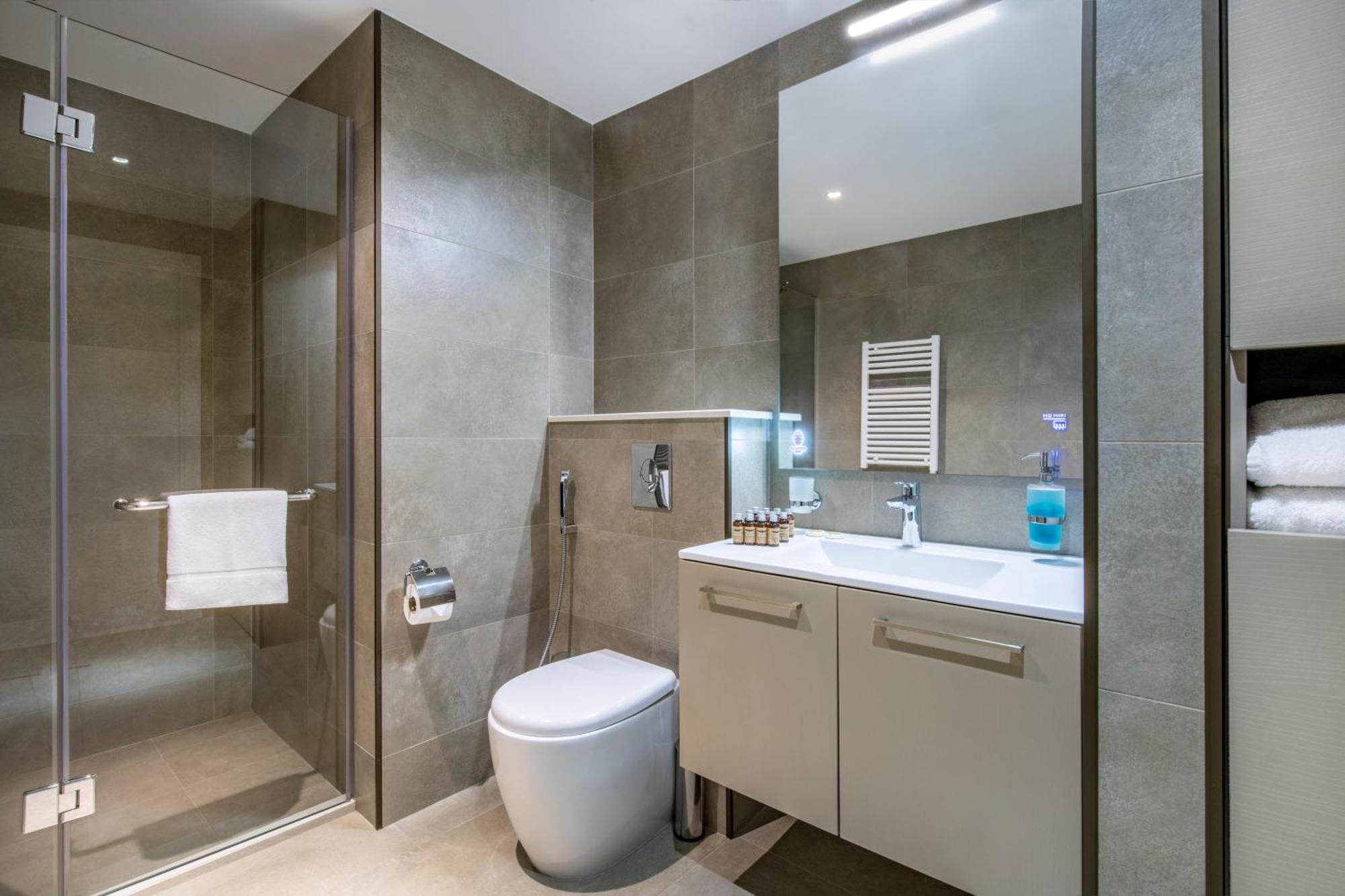 Alliance Palace 5* באטומי